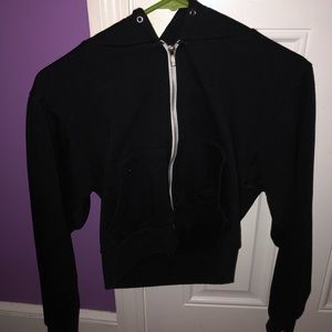 Black crop hoodie